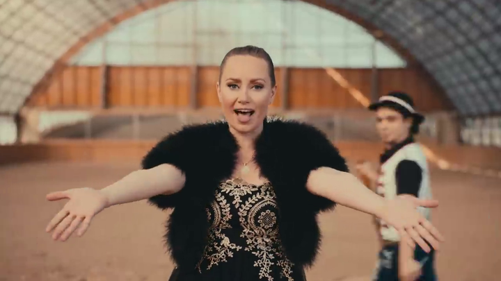 Kandráčovci a Natália Puklušová - Heja Hej